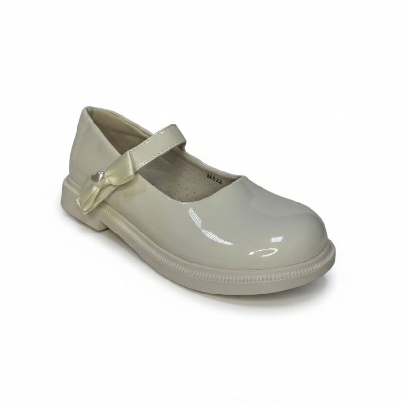 елегантна обувка за момиче апава с панделка преден изглед
