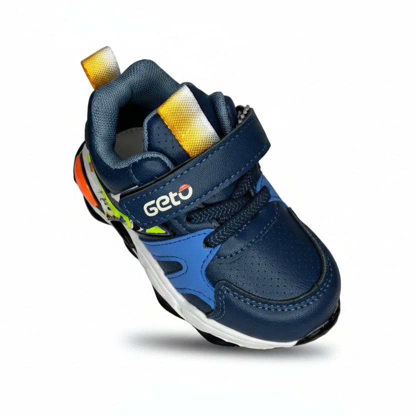 детска маратонка за момче с велкро лепенка изглед отгоре