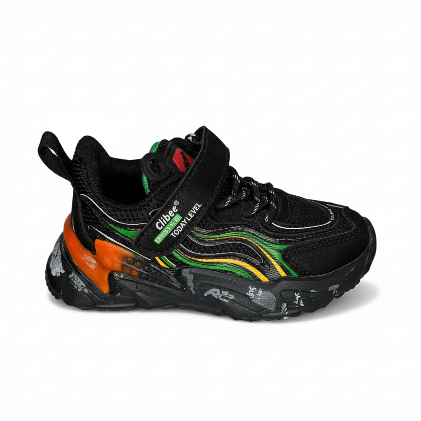 детска текстилна маратонка с цветни кожени еемнти клиби страничен изглед