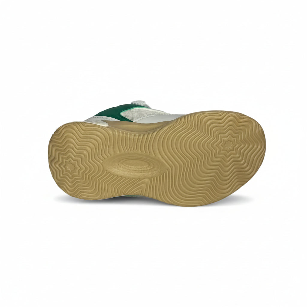 подметка на модел 099 има зведовидна шарка