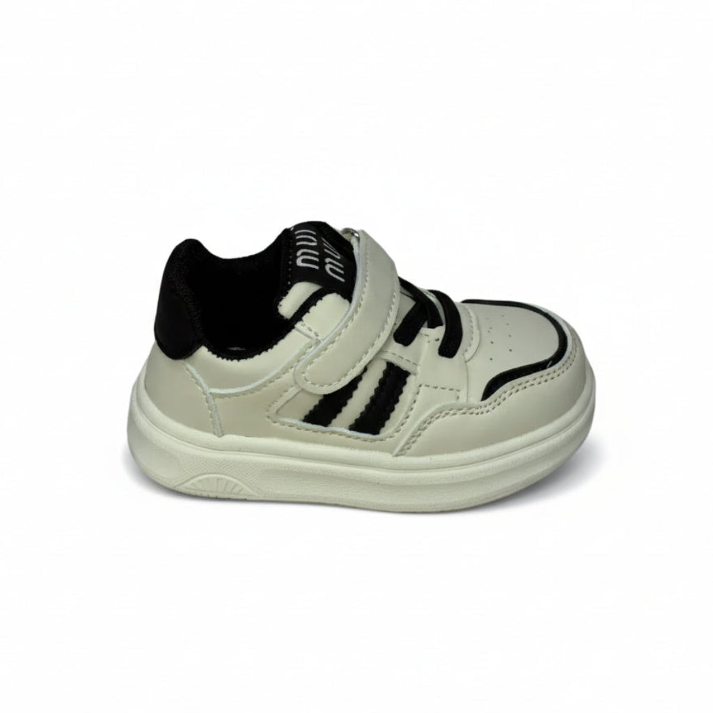 детски сикърси за момче бело с черни ленти модел 119