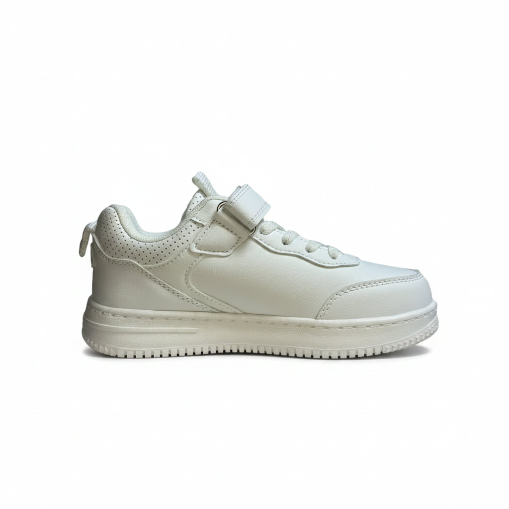 Детски бели сникърси за момиче Clibee Модел 108