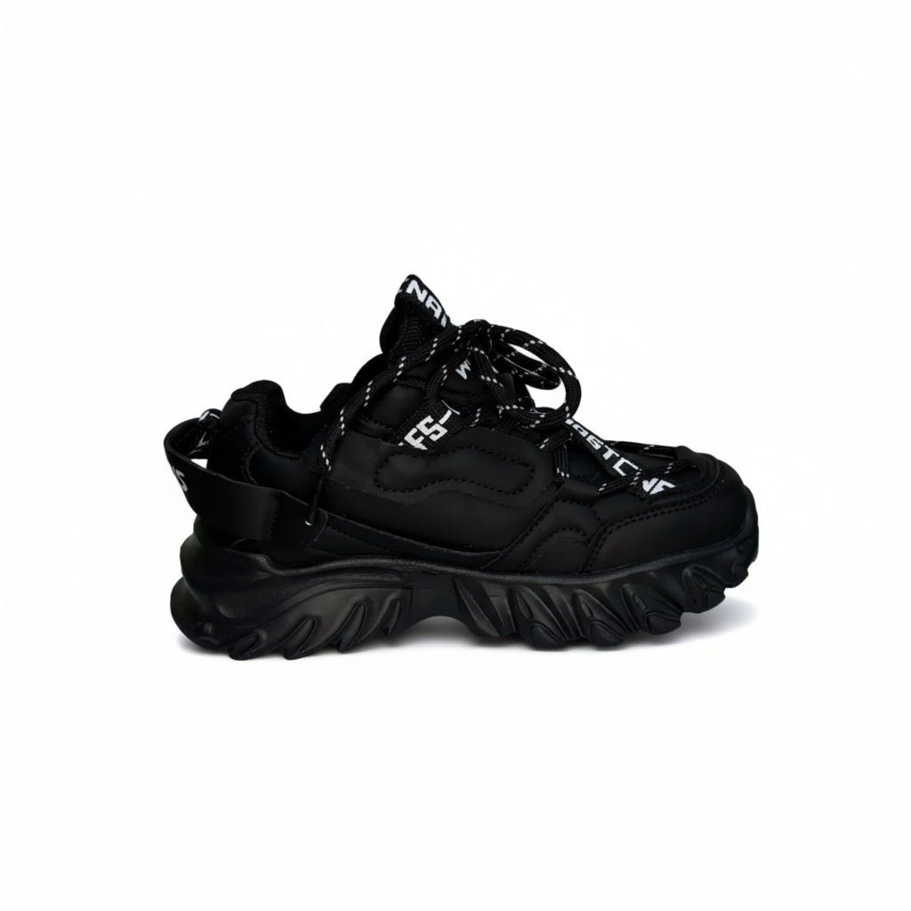 черни модерни маратонки за момиче страничен изглед